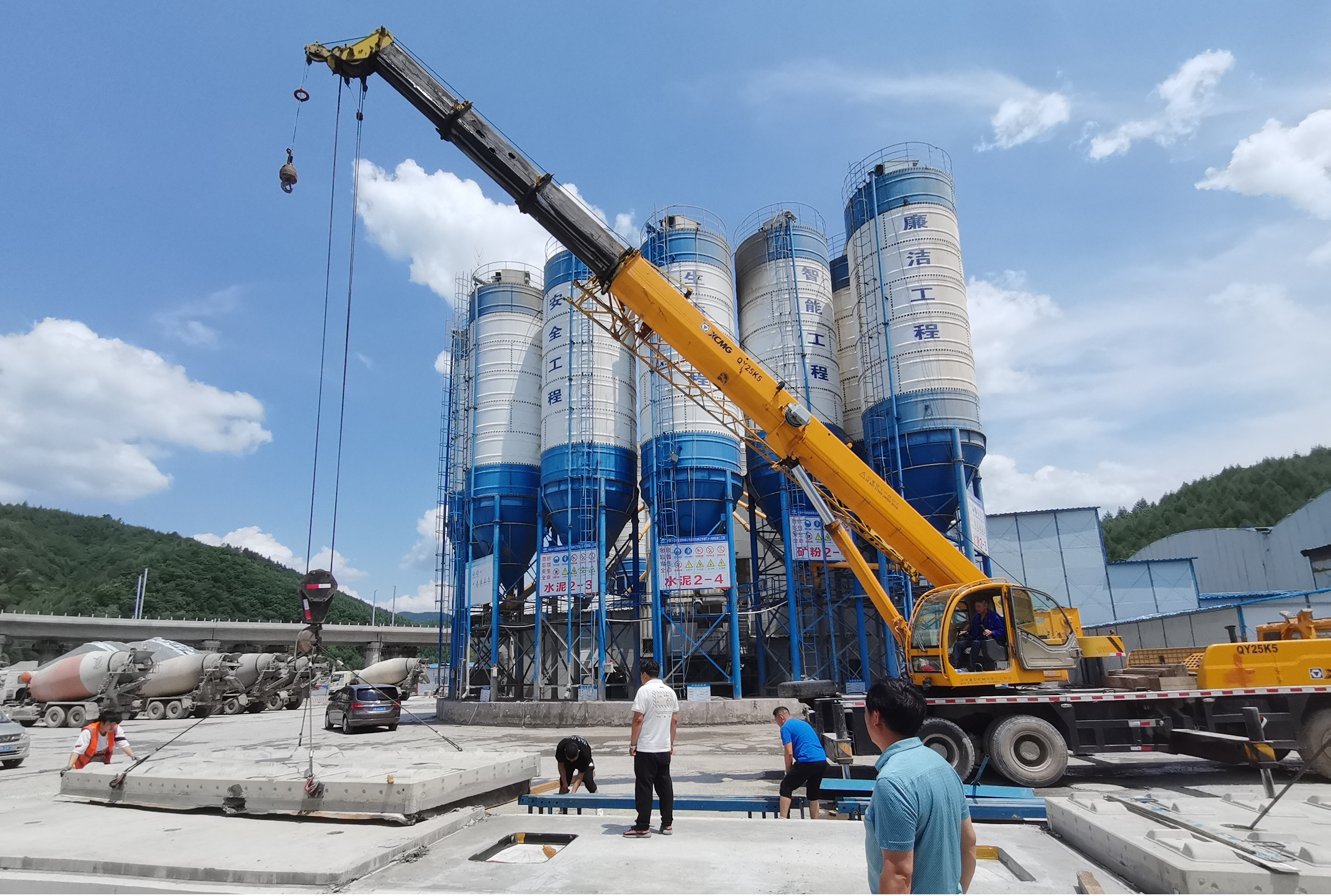 Công nghệ và thiết bị phát hiện bệnh ẩn trong ray đường sắt cao tốc bằng siêu âm liên tục đã được thử nghiệm thành công và nhận được đánh giá cao từ các đơn vị thực hiện công trình.